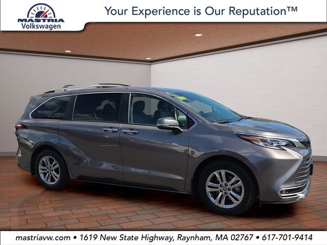 2022 Toyota Sienna Platinum