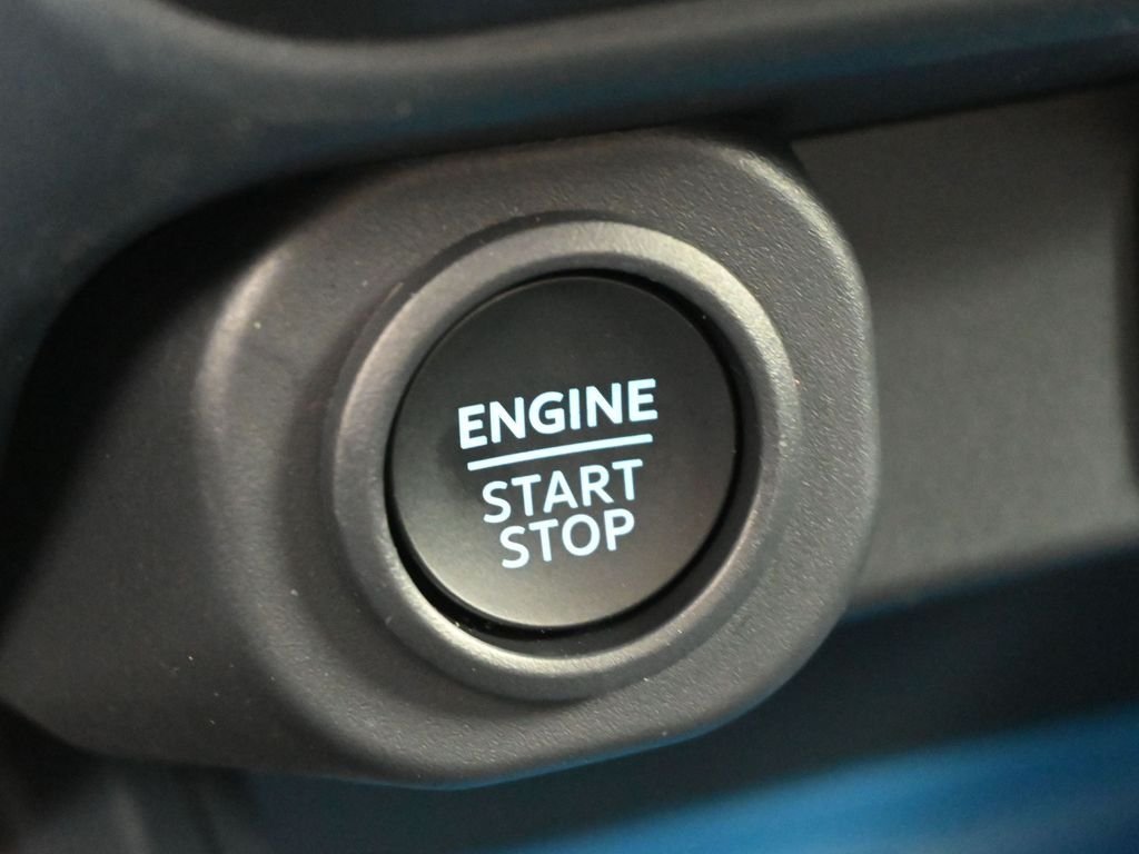 New 2026 Carbonized Gray Metallic Ford XLT image 12