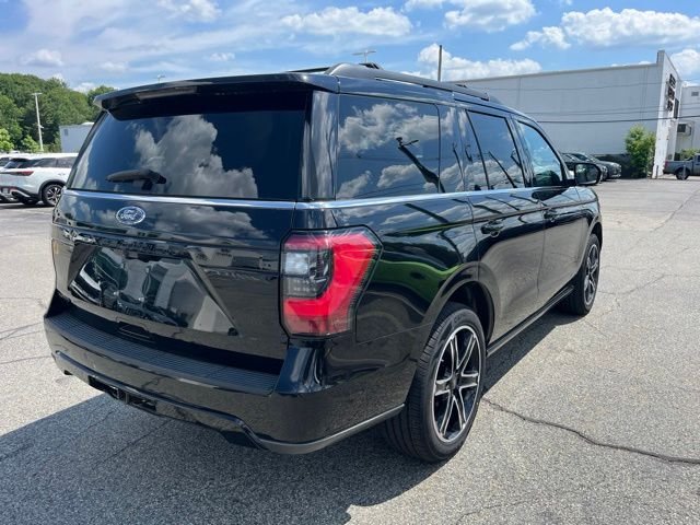 Used 2021 Black Metallic Ford Limited image 3