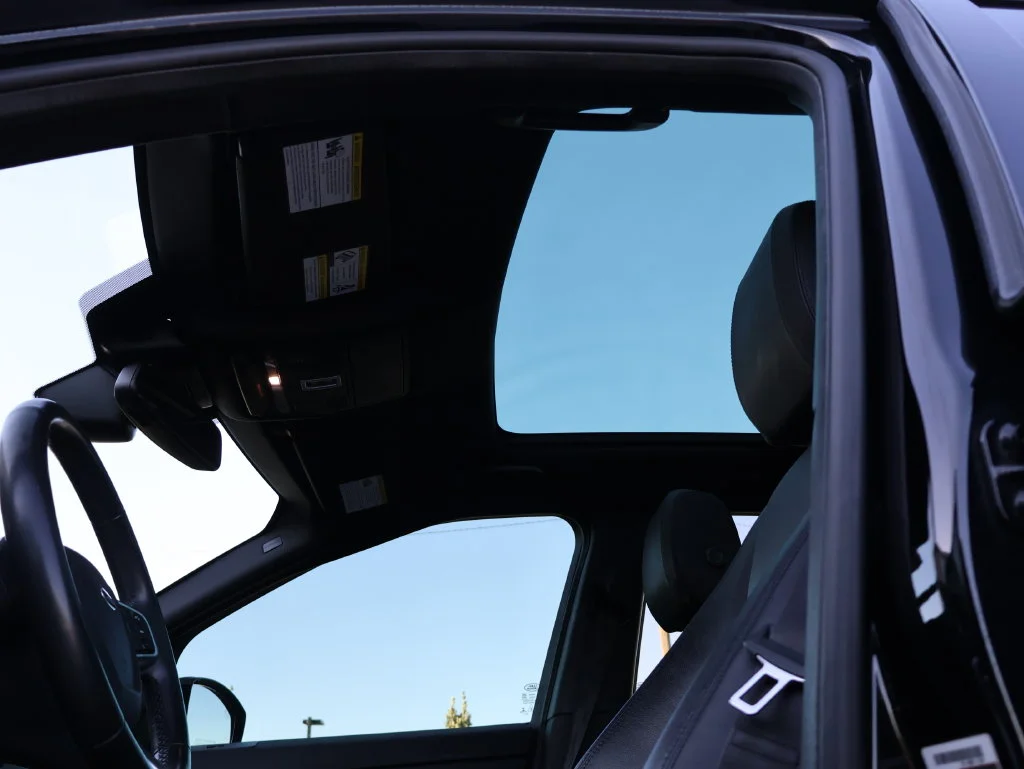 Used 2019  Land Rover  image 39