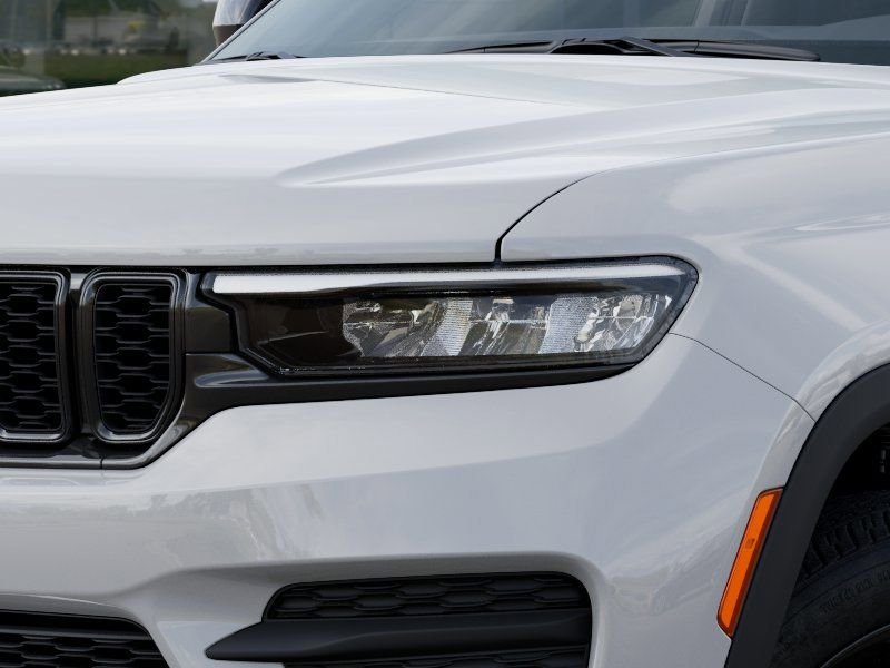 New 2025 Bright White Clear-Coat Exterior Paint Jeep Altitude image 10
