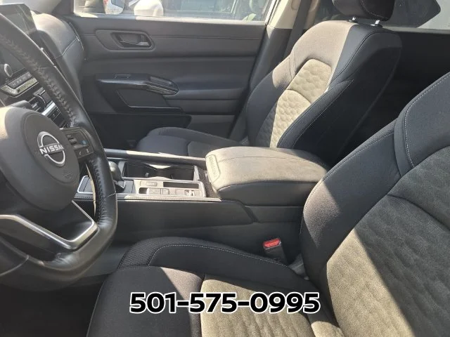 Used 2025 Gray Nissan SV image 8
