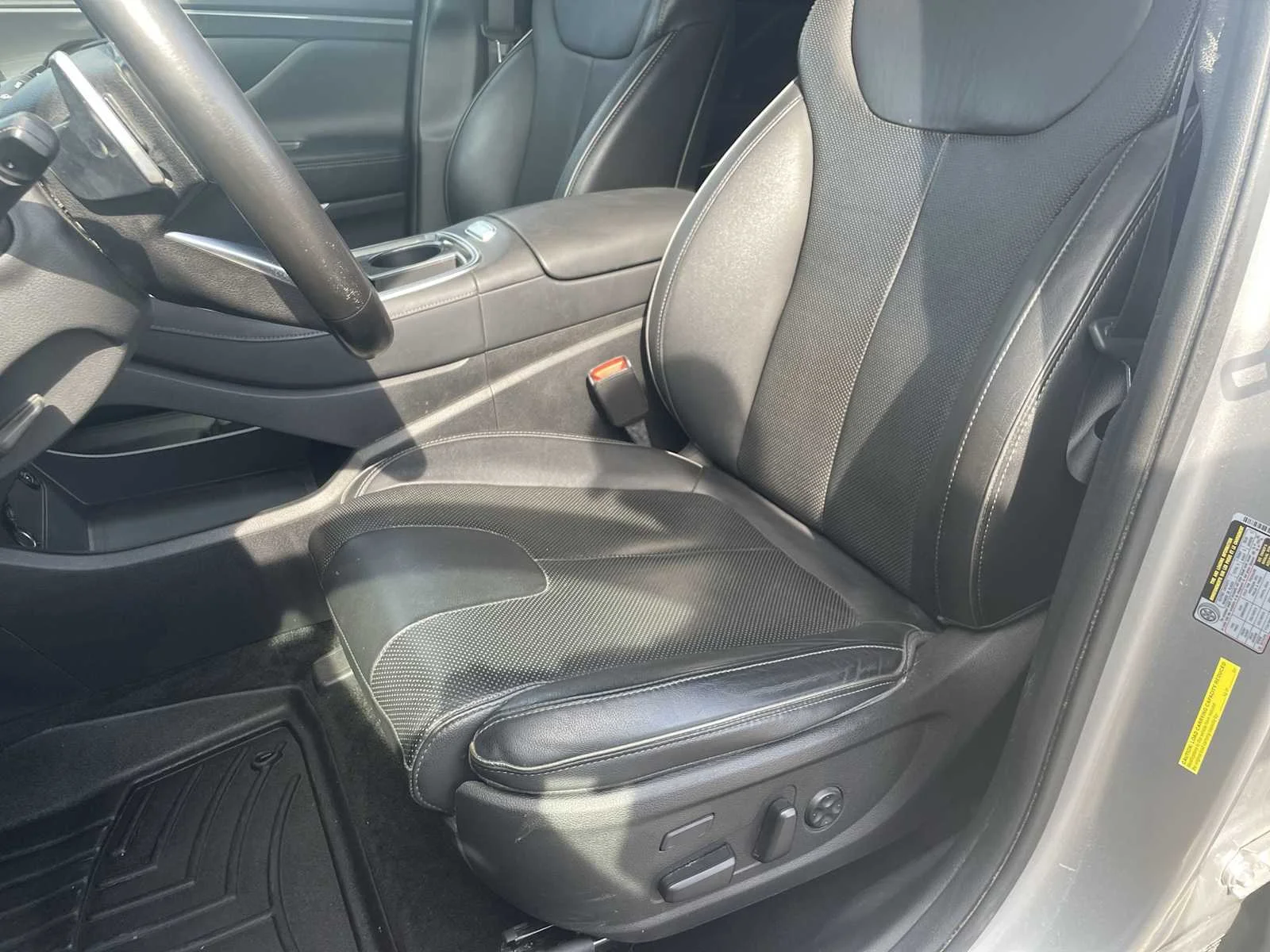 Used 2022  Hyundai Limited image 20