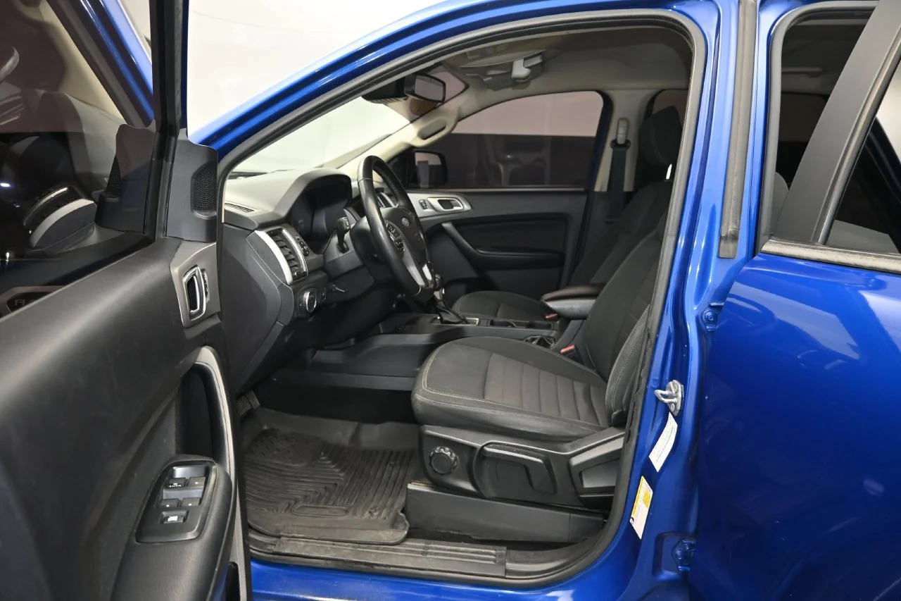 Used 2019 Lightning Blue Metallic Ford XLT image 19