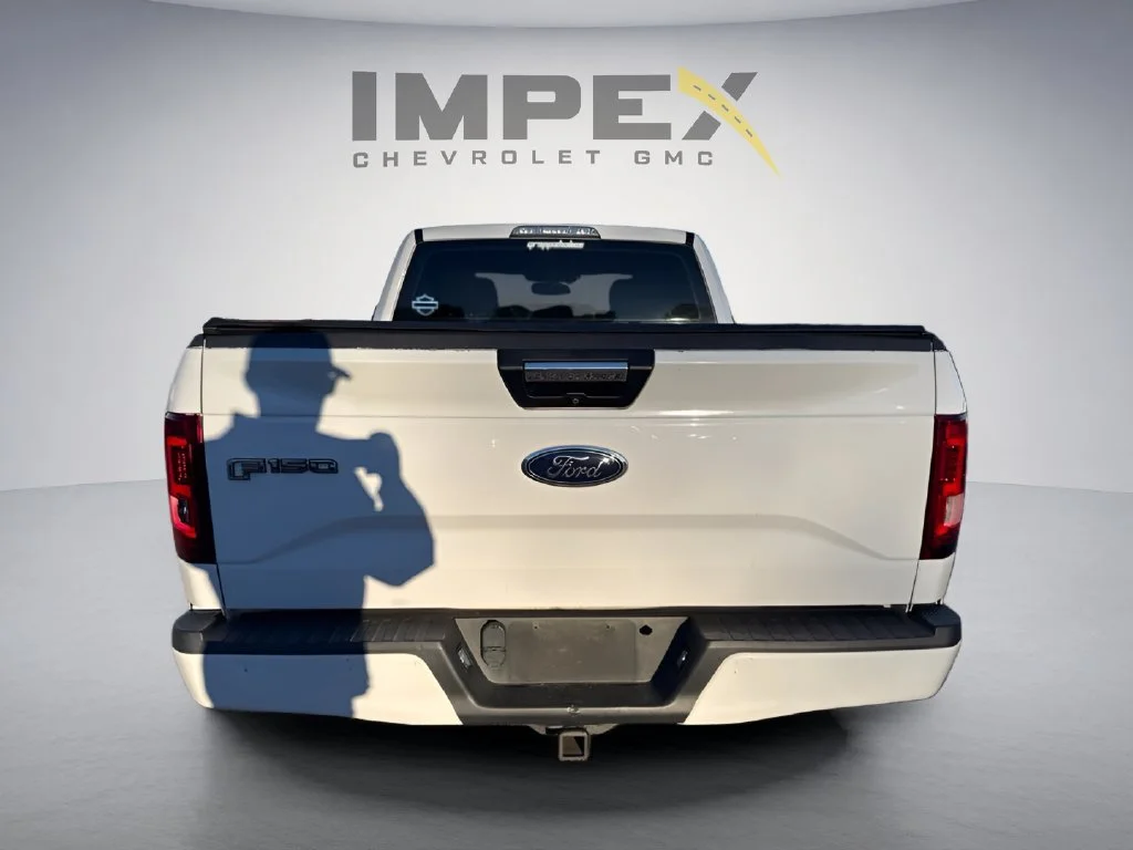 Used 2017  Ford XL image 4