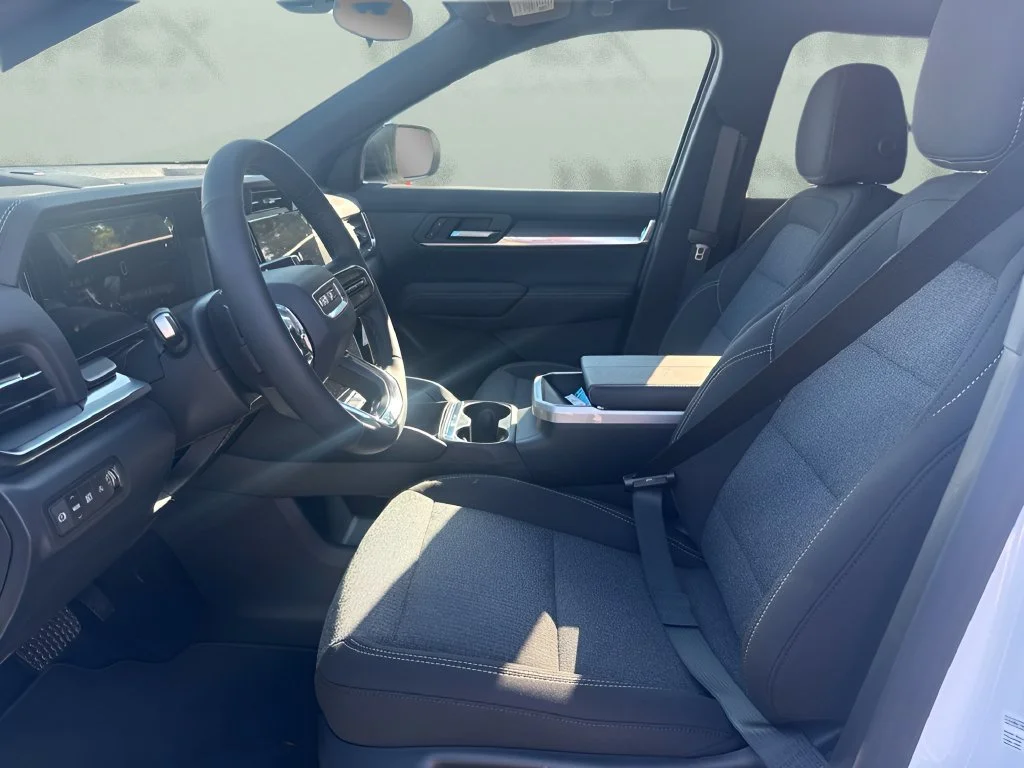 New 2027 Summit White GMC Elevation image 9