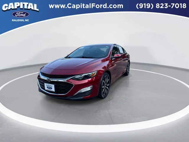 Used 2021 Red Chevrolet RS image 4