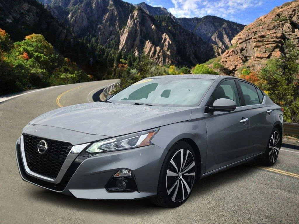 Used 2019 Gun Metallic Nissan 2.5 Platinum image 5