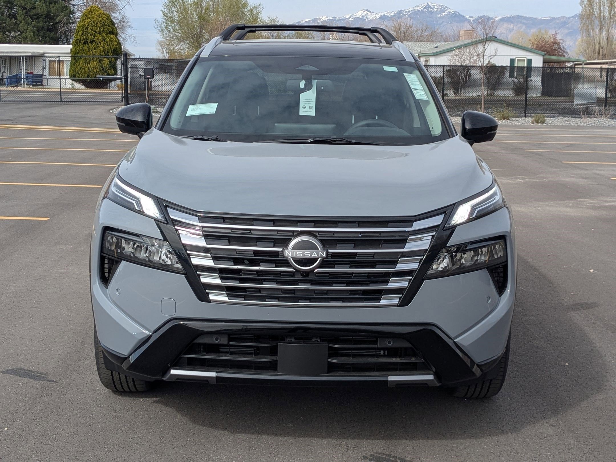 New 2026 Boulder Gray Pearl/Super Black Nissan Platinum image 9