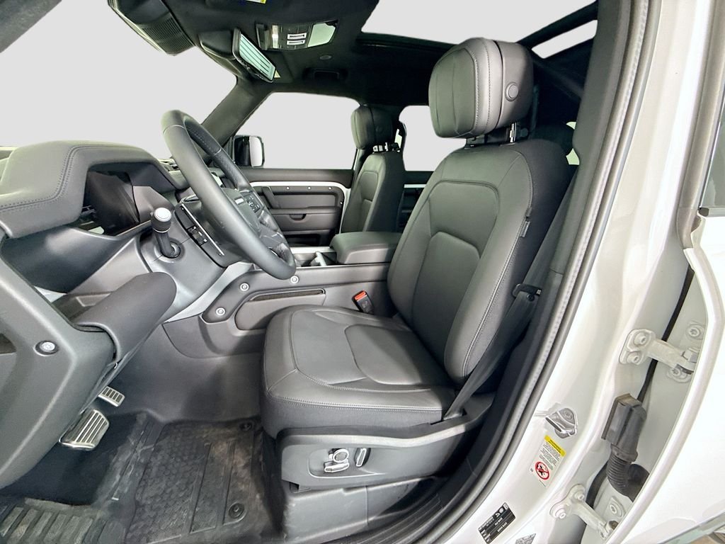 New 2026 Fuji White Land Rover V8 image 20
