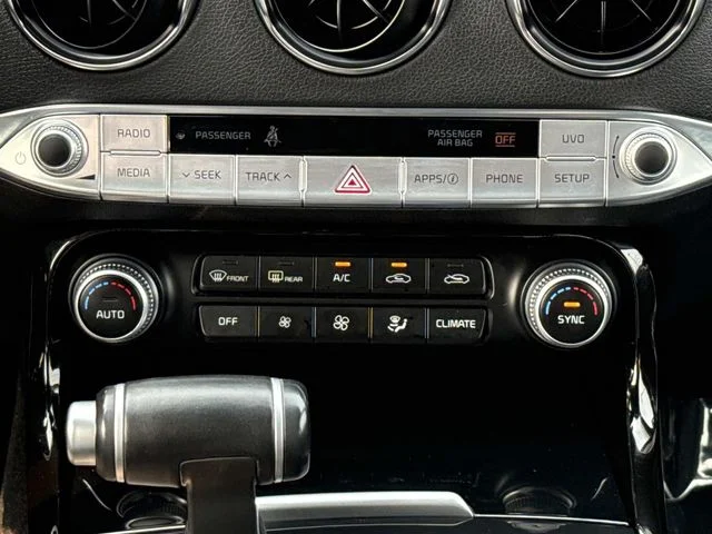 Used 2018 Black Kia  image 19