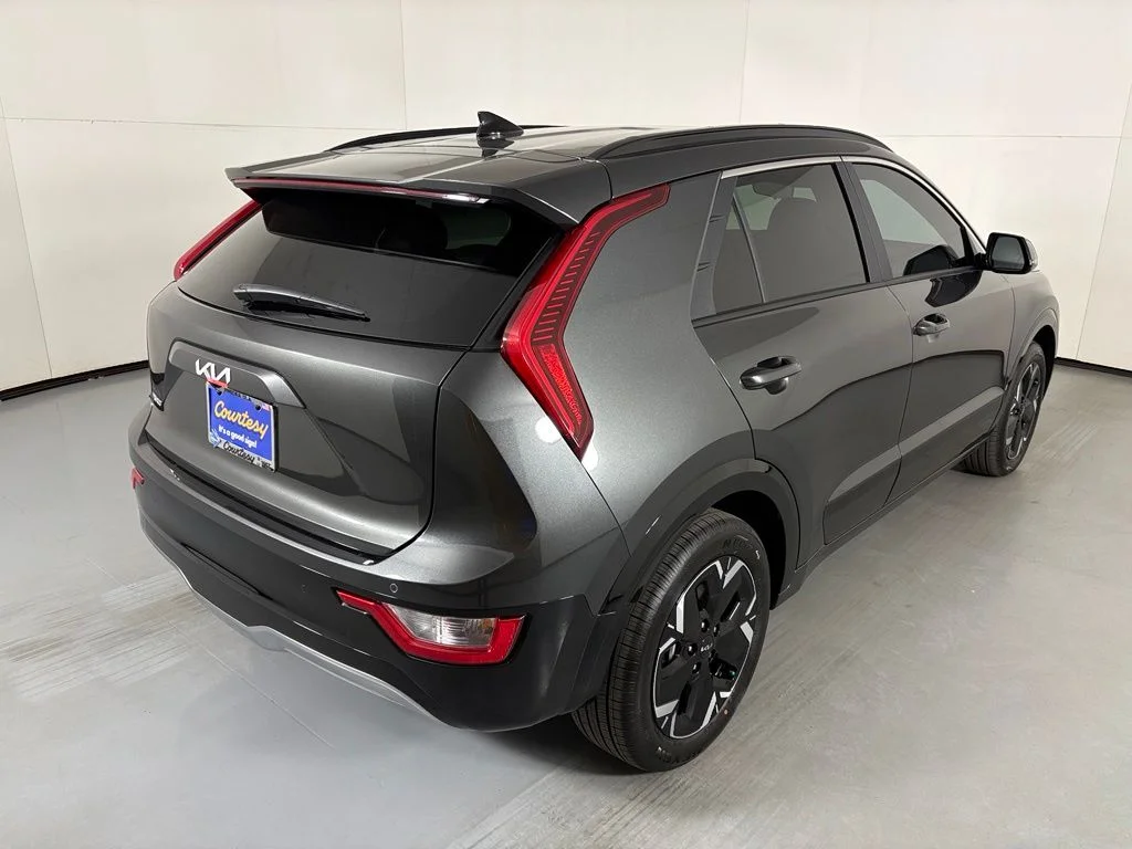 New 2026 Interstellar Gray Kia WIND image 8
