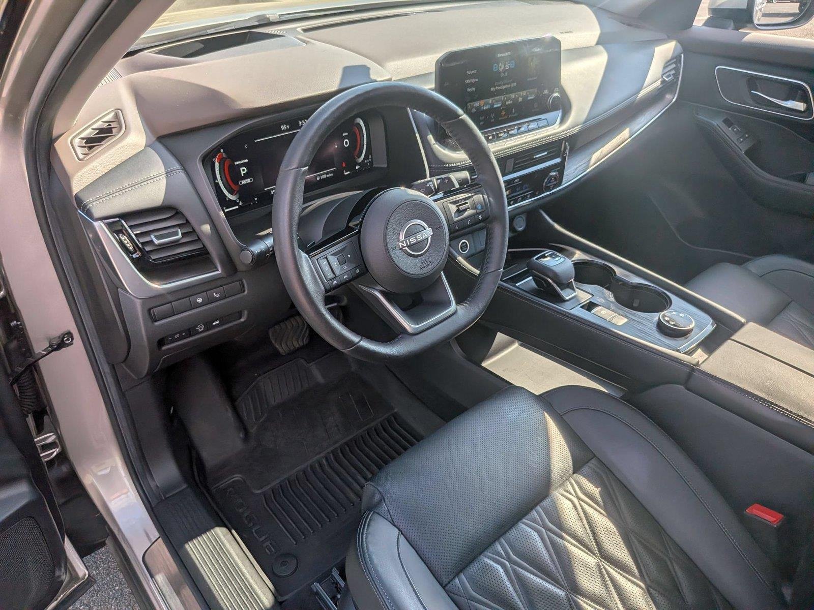 Used 2023 Champagne Silver Metallic Nissan Platinum image 19