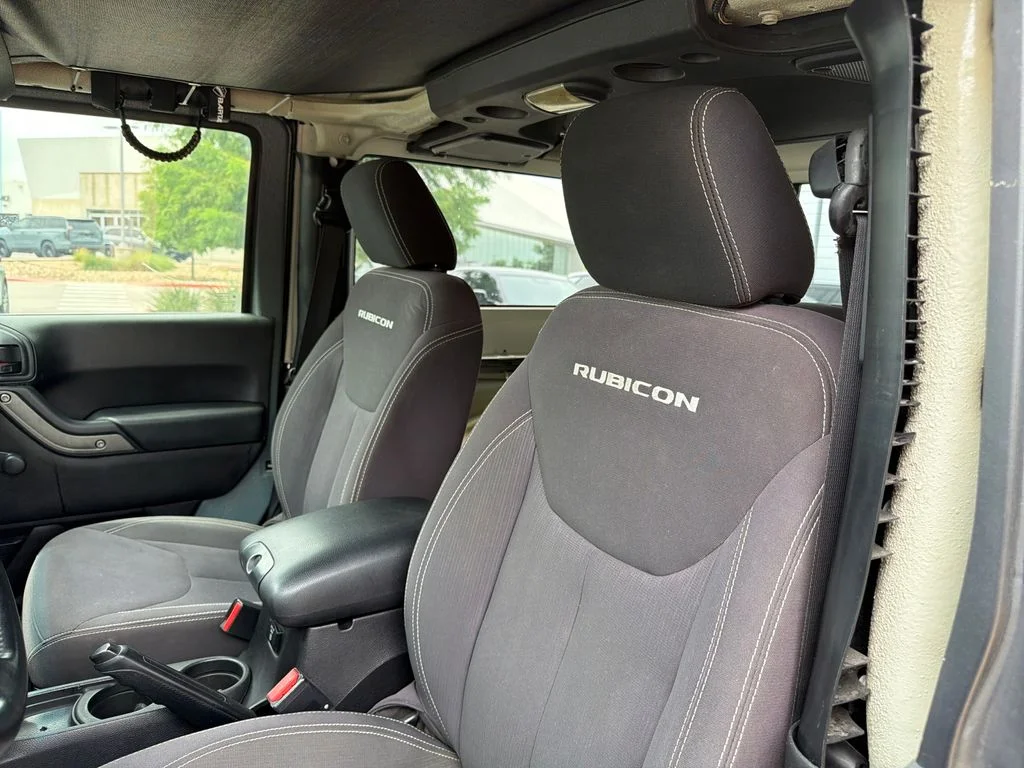 Used 2015 White Jeep Rubicon image 19