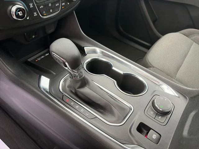Used 2023 Summit White Chevrolet LT image 27