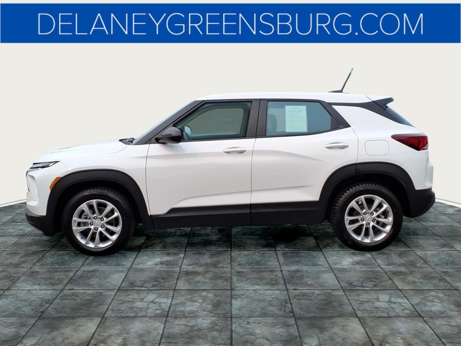 Used 2024 Summit White Gaz Chevrolet LS image 6