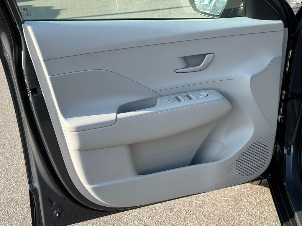 2026 Hyundai Kona SE - Photo 17