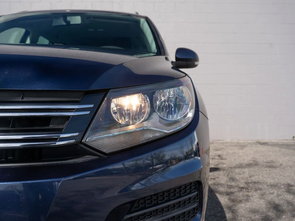 Used 2015 Blue Volkswagen SE image 11