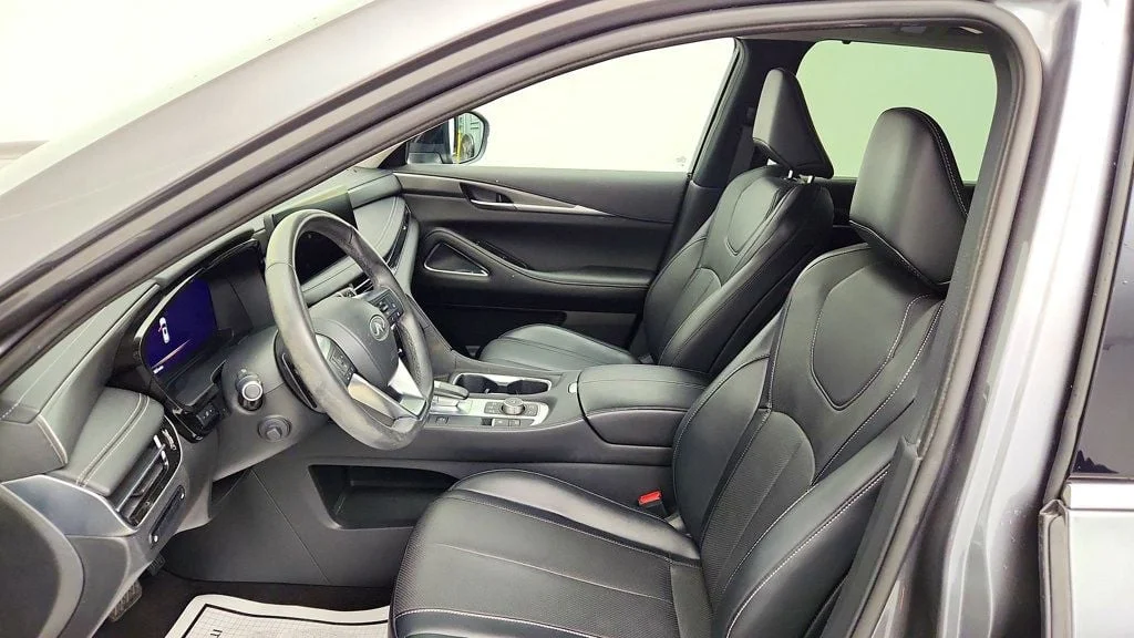 Used 2023 Graphite Shadow INFINITI LUXE FWD image 20