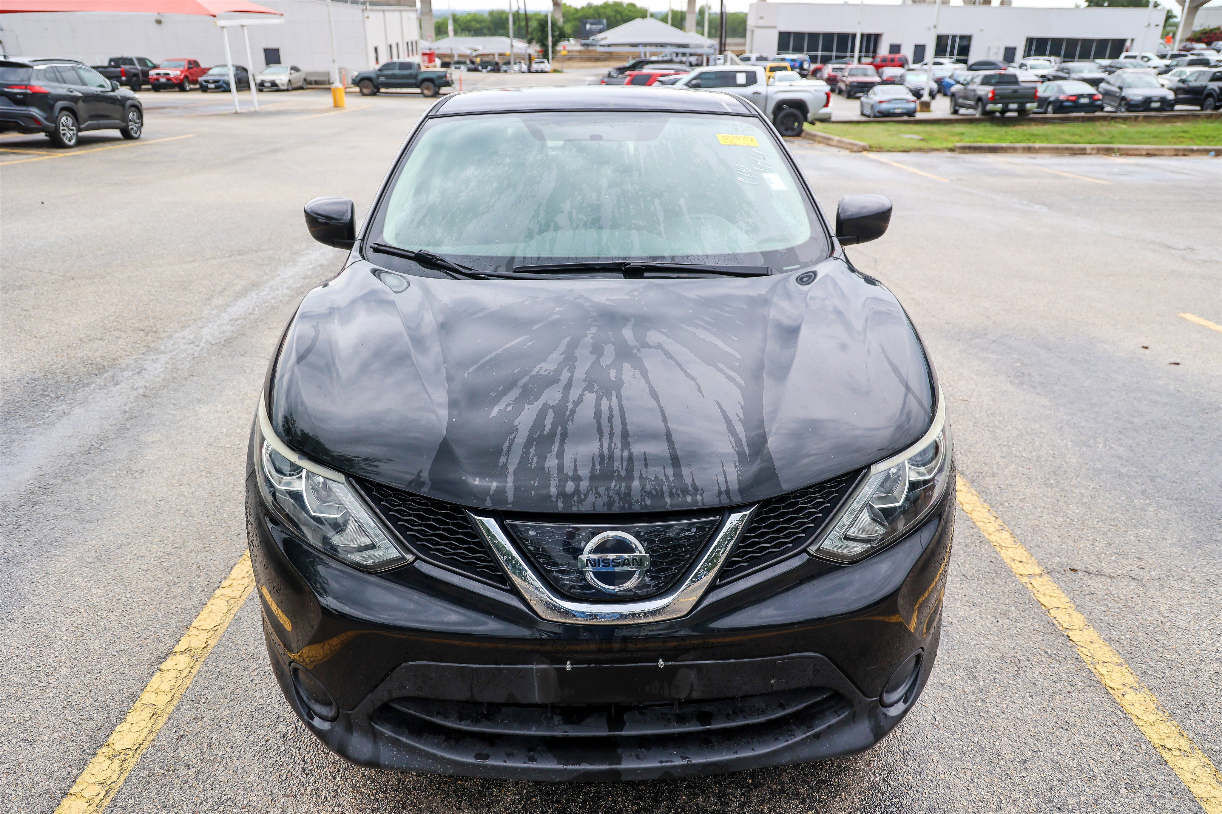 Used 2019 Magnetic Black Pearl Nissan S image 4