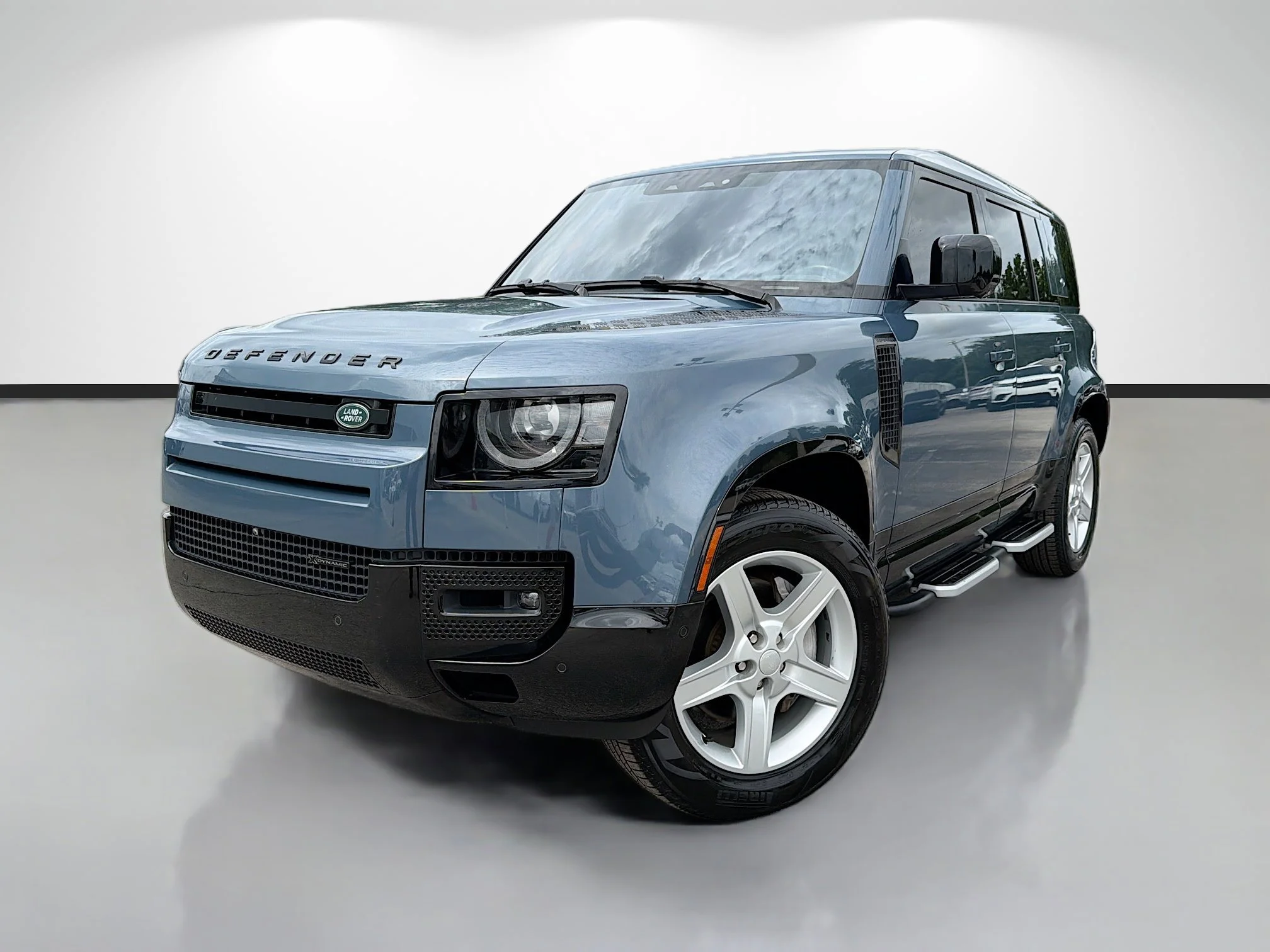 2022 Land Rover Defender X-Dynamic SE's photo