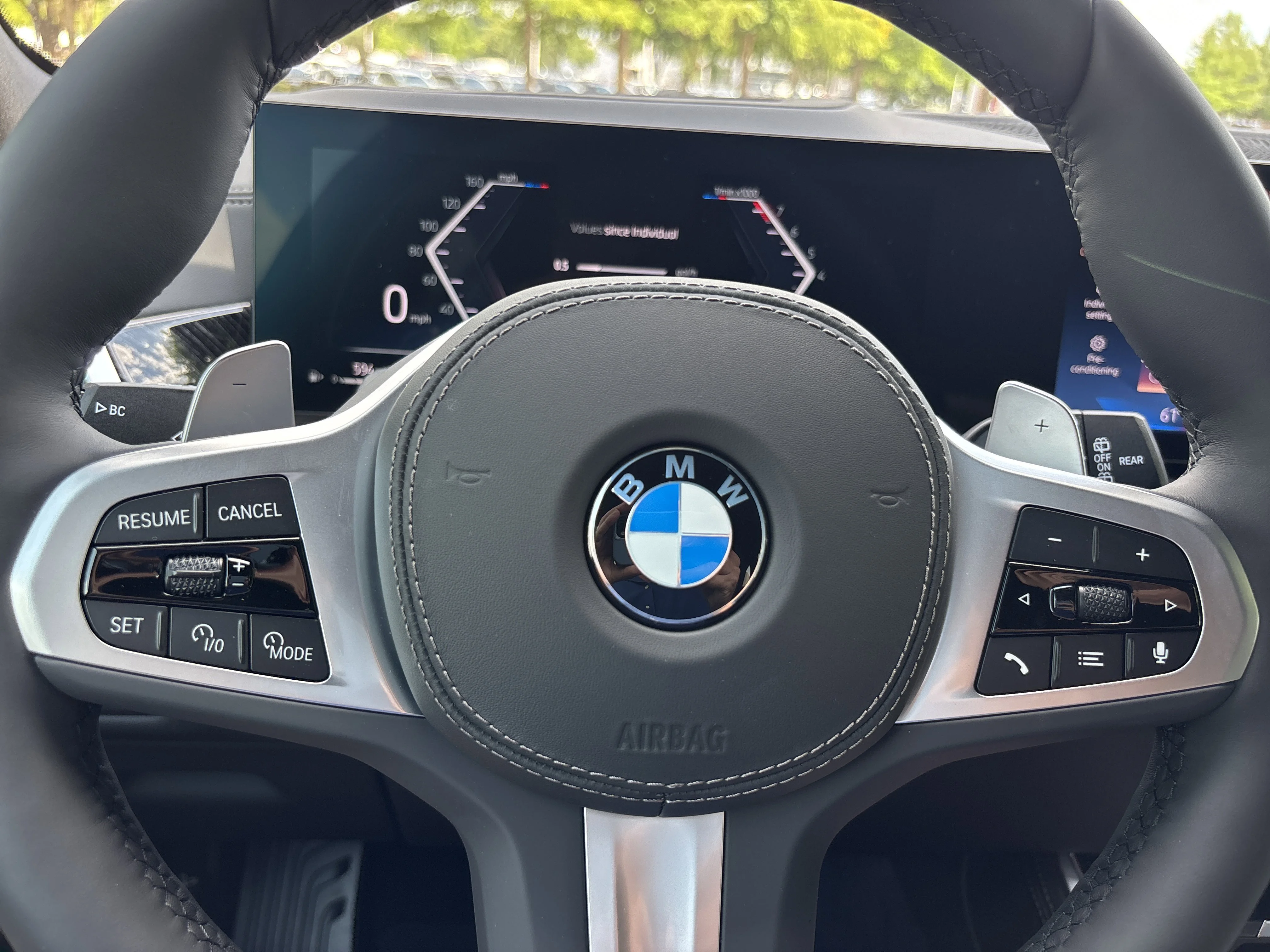 New 2026 0416 Carbon Black Metallic BMW xDrive40i image 29