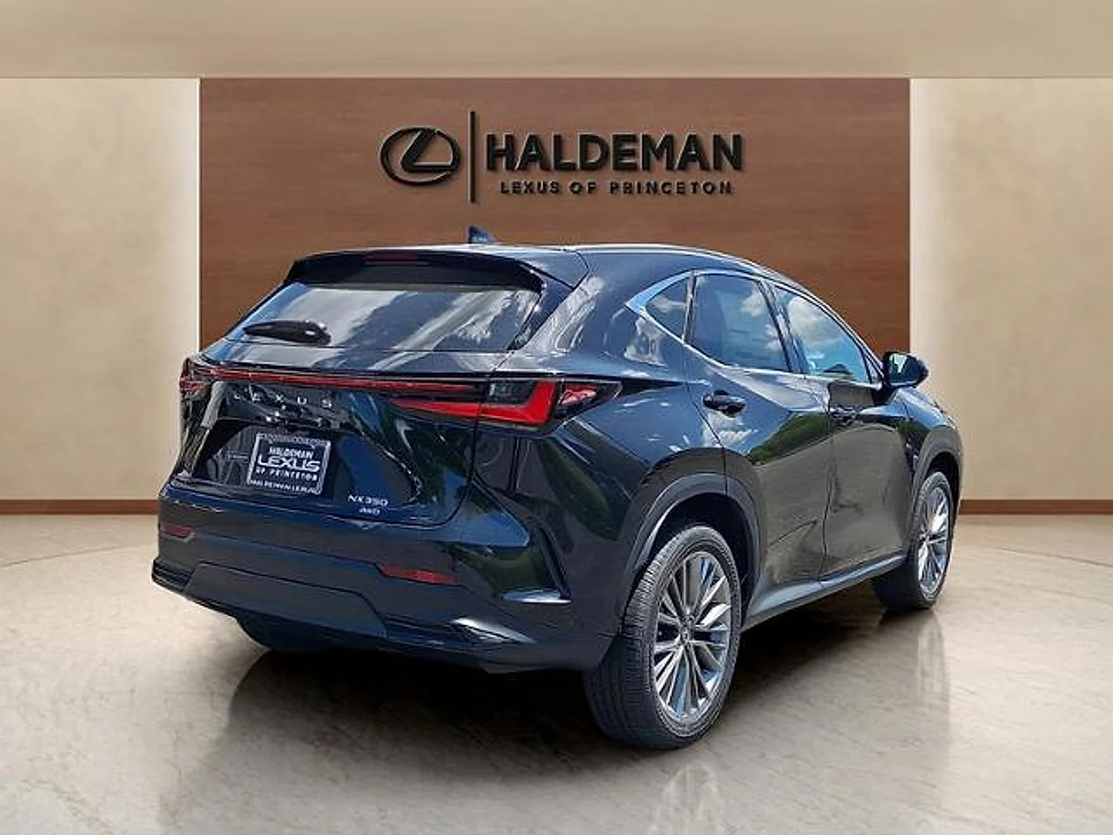 2026 Lexus NX 350 Luxury - Photo 4