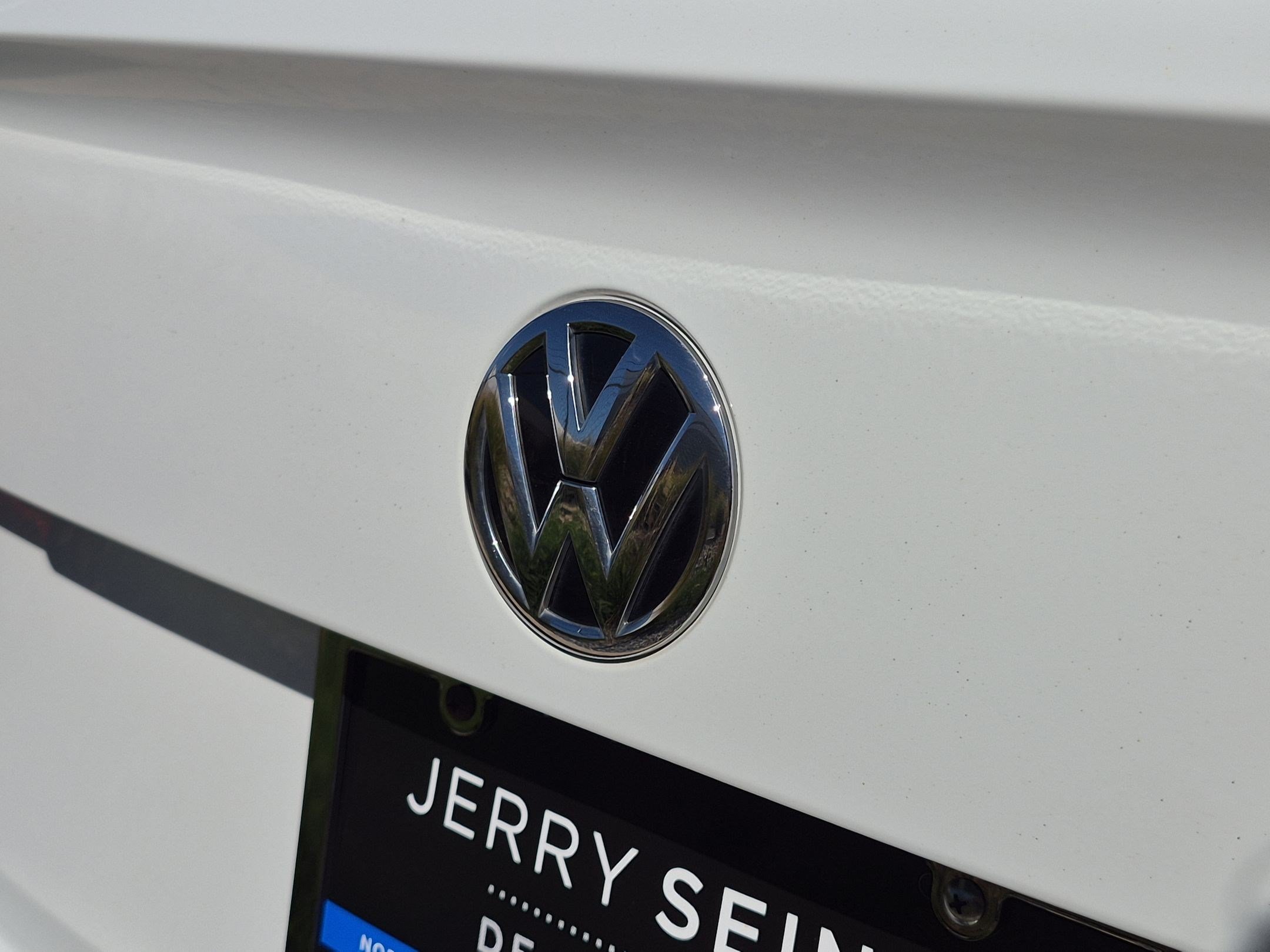 Used 2020 Pure White Volkswagen R-Line image 13
