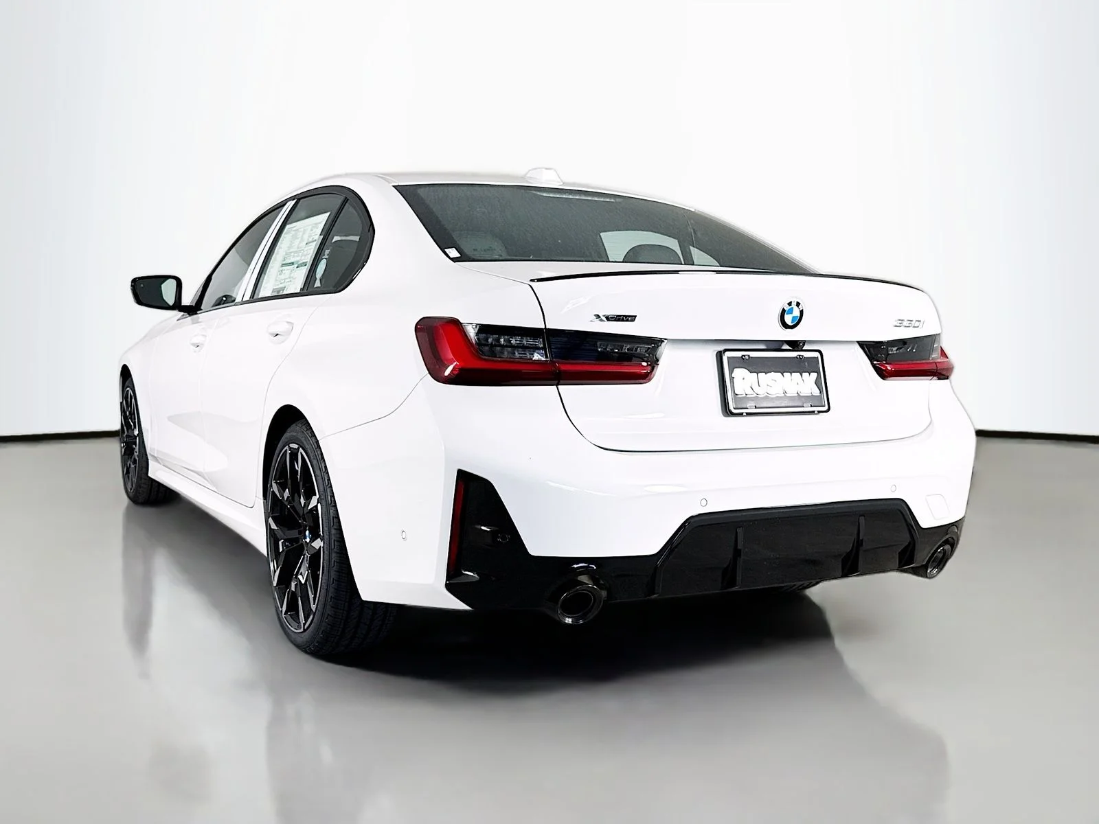 New 2026 Alpine White BMW 330i xDrive image 5