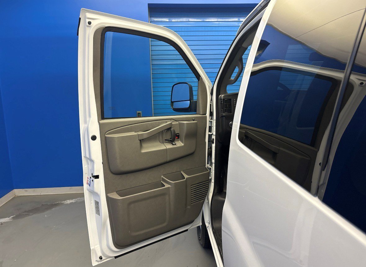 2025 Chevrolet Express Passenger LS - Photo 9
