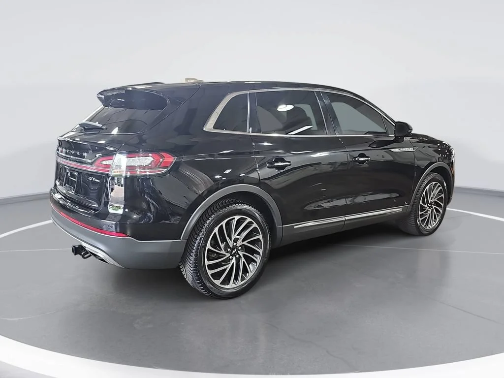 Certified Used 2019 Black Lincoln Reserve image 3