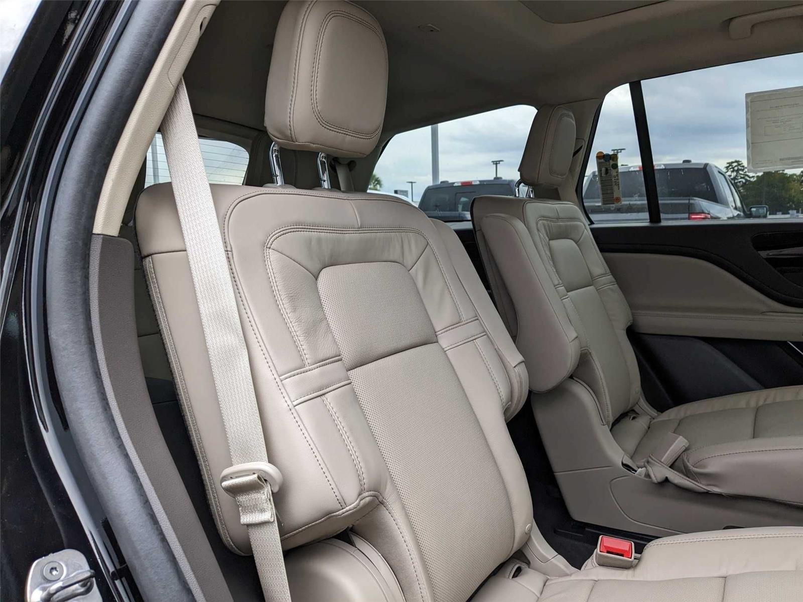 Used 2023 Infinite Black Metallic Lincoln Grand Touring image 33