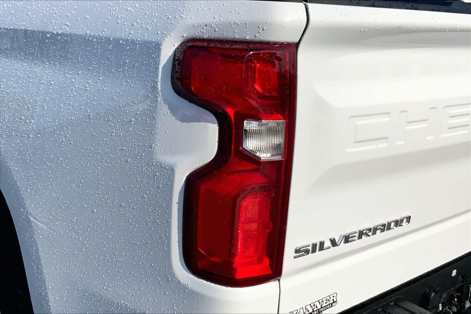 Used 2021 Summit White Chevrolet LTZ image 25