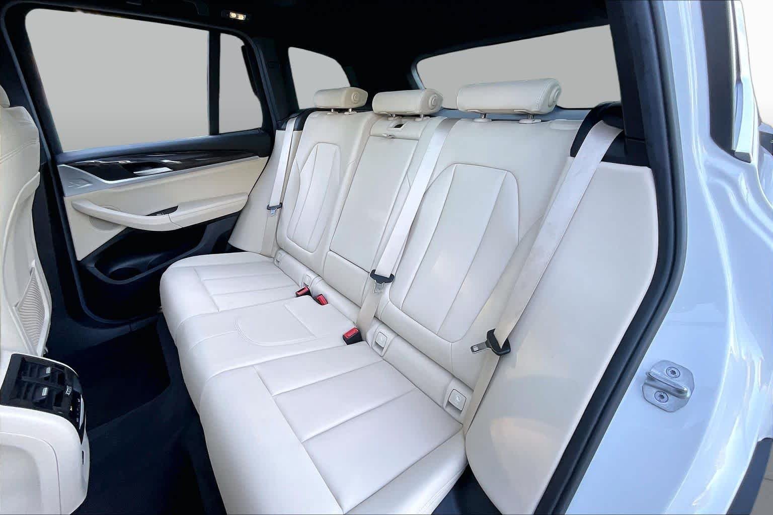 Used 2021 Mineral White Metallic BMW xDrive30e image 20
