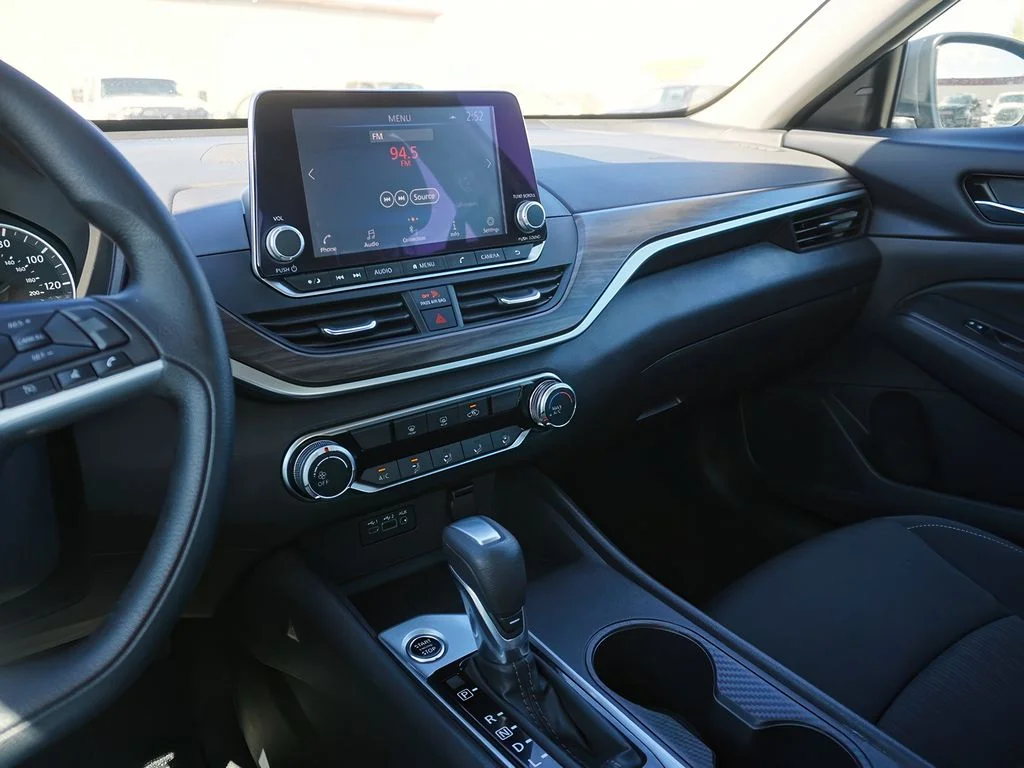 2025 Nissan Altima SV - Photo 28