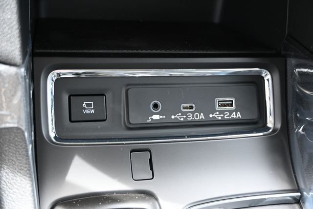 New 2026 White Subaru Onyx Edition Touring 7-Passenger image 25