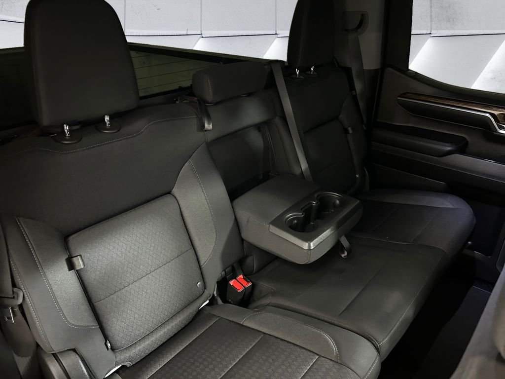 Used 2023 White GMC Elevation image 16