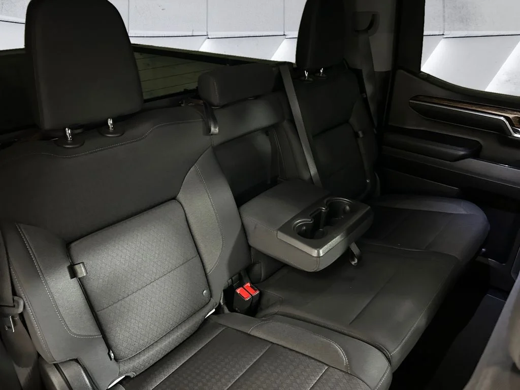 Used 2023 White GMC Elevation image 16