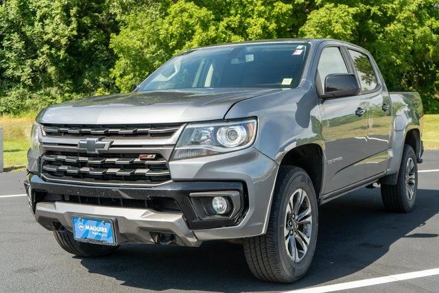 Used 2021 Gray Chevrolet Z71 image 2