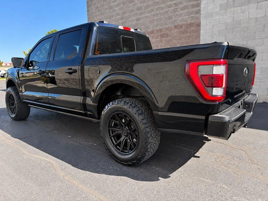 Used 2023 Agate Black Metallic Ford LARIAT 4WD SUPERCREW 5.5 BOX image 8