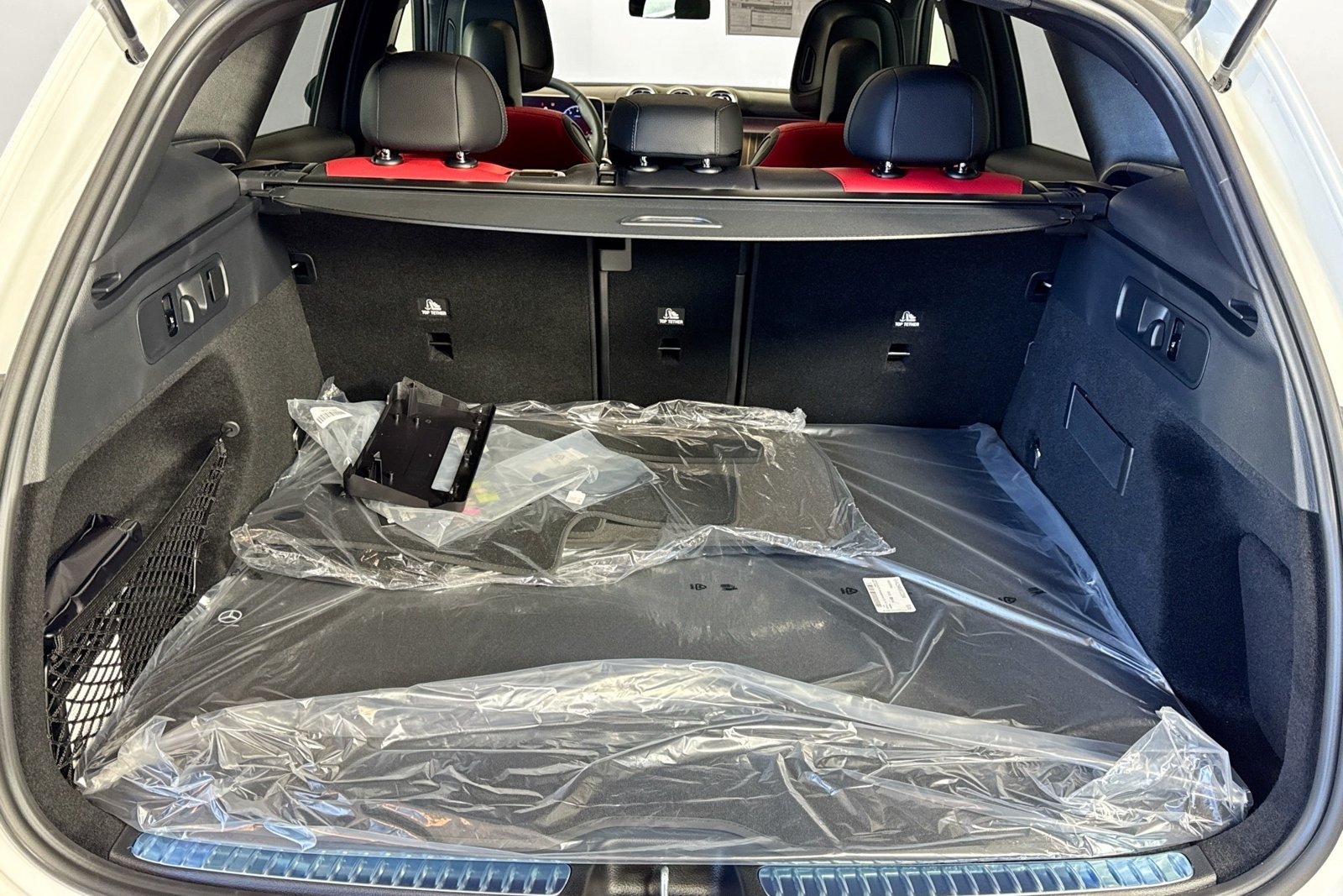 New 2026 Polar White Mercedes-Benz GLC 300 image 24