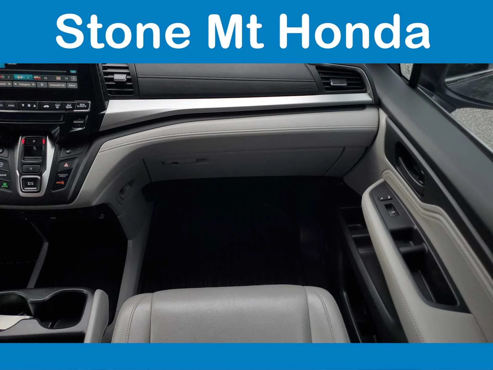 Used 2019 Modern Steel Metallic Honda Touring image 16