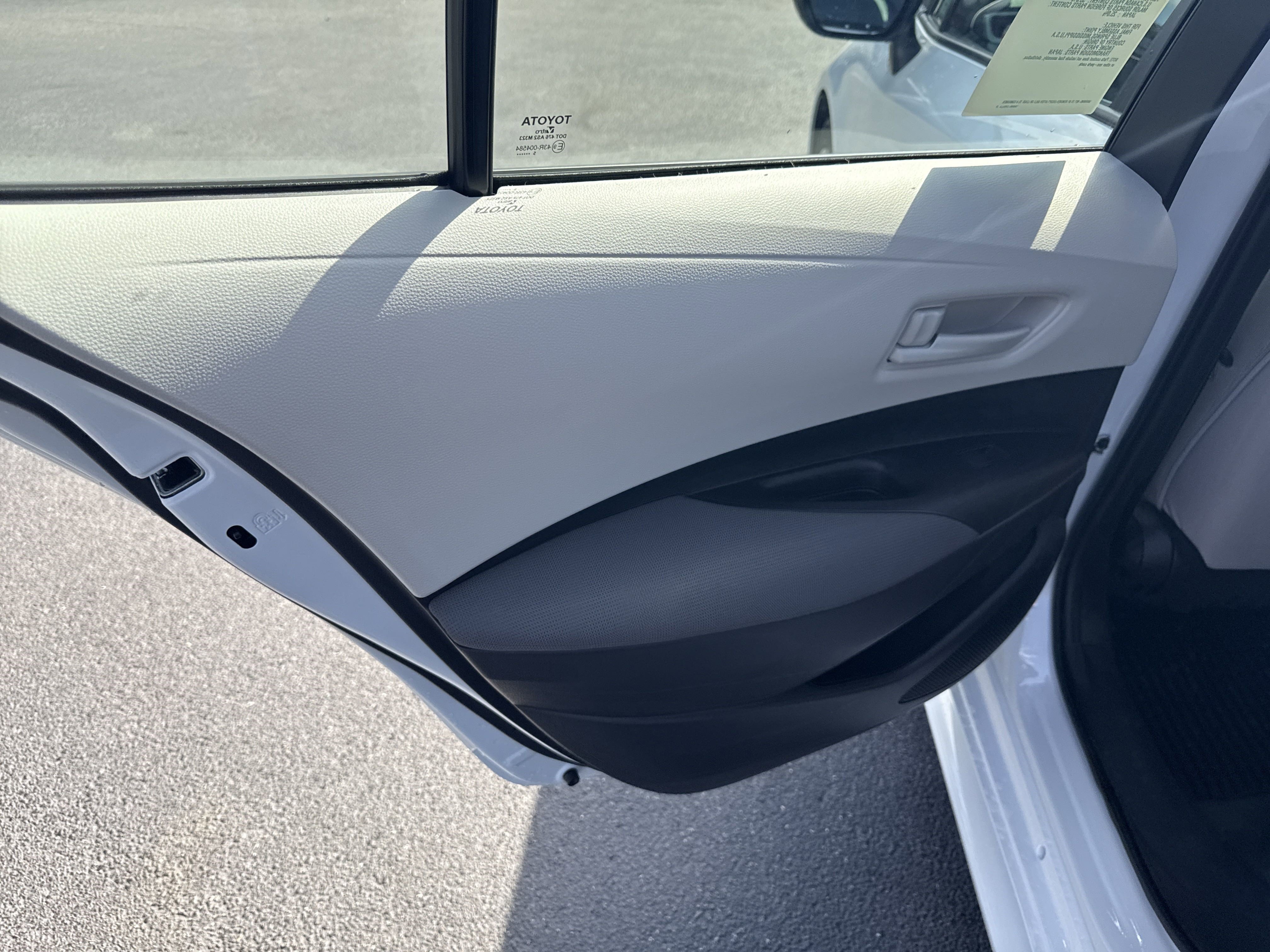 Used 2025  Toyota  image 26