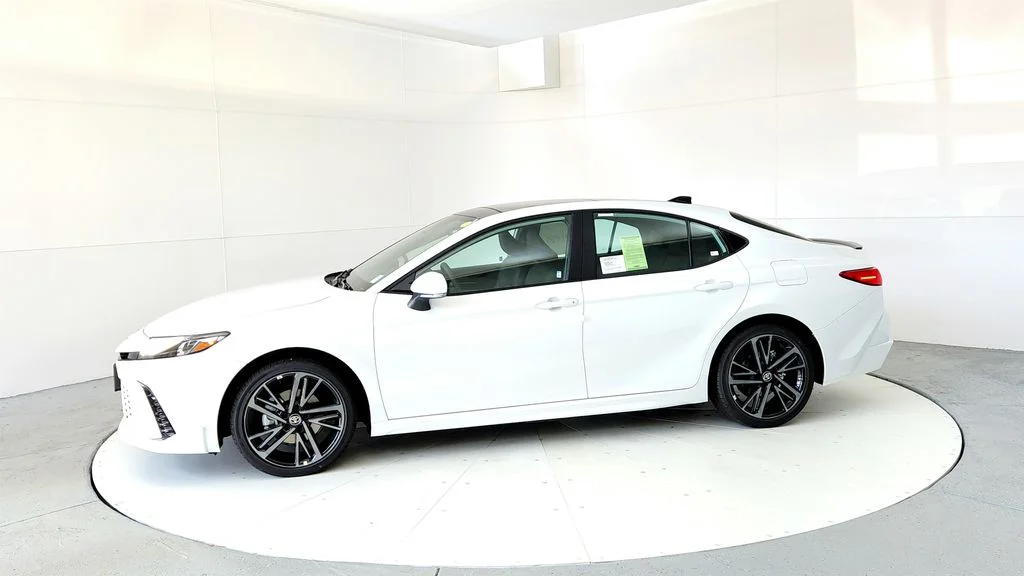 New 2026 Wind Chill Pearl Toyota XSE image 3