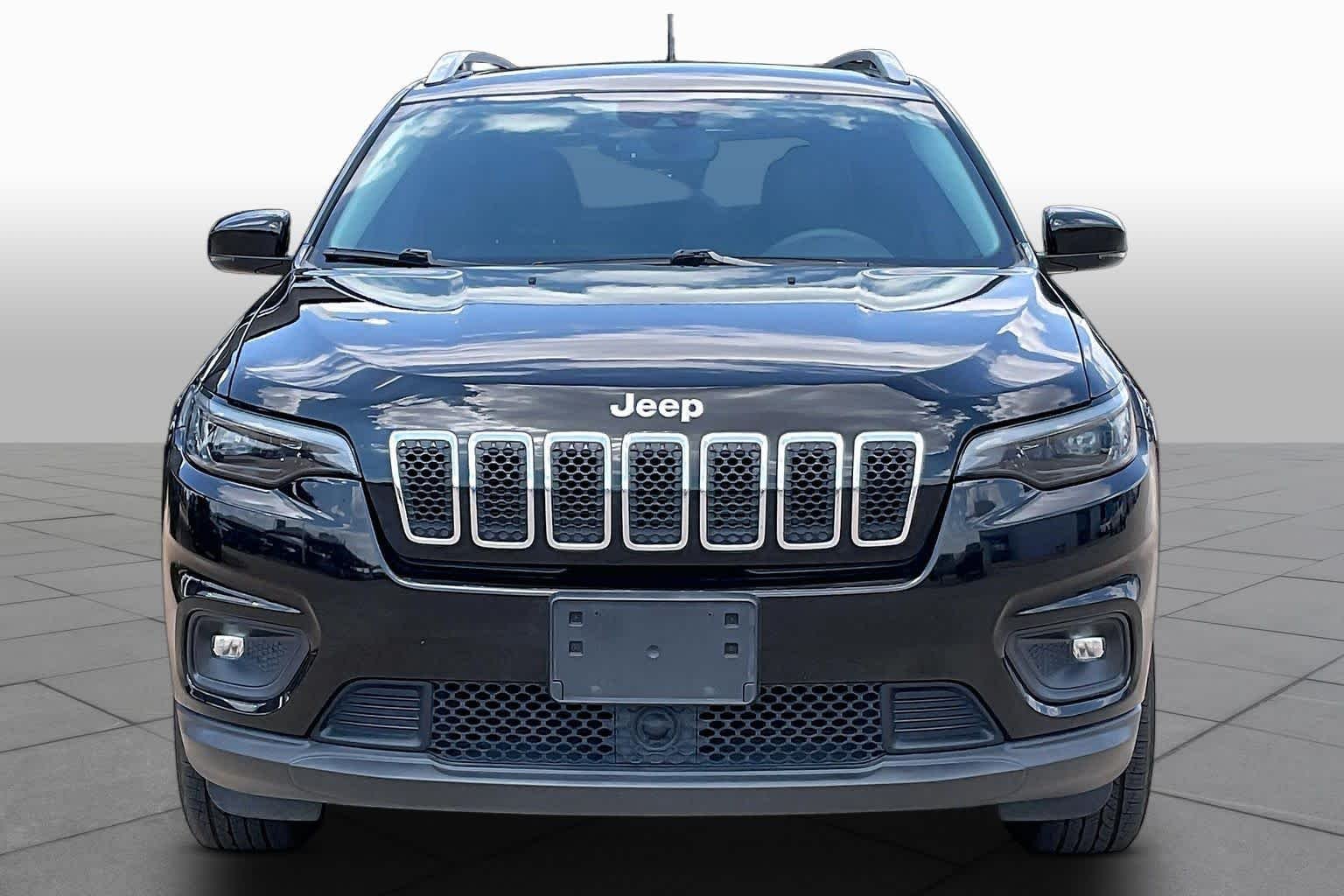 Pre-Owned 2021 Jeep Cherokee Latitude Lux