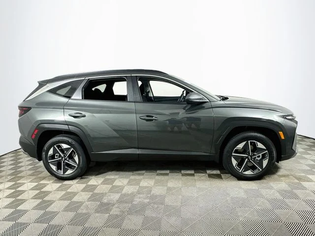 New 2026 Hyundai TUCSON HYBRID SEL