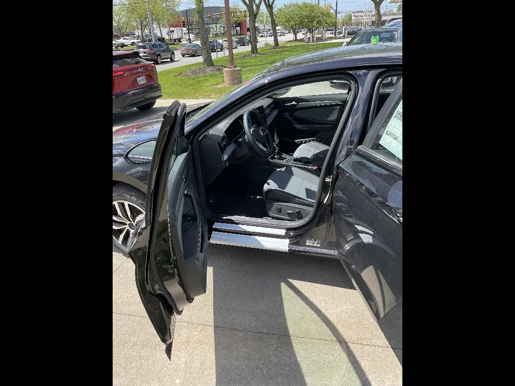 New 2026 Deep Black Pearl Volkswagen SE image 7