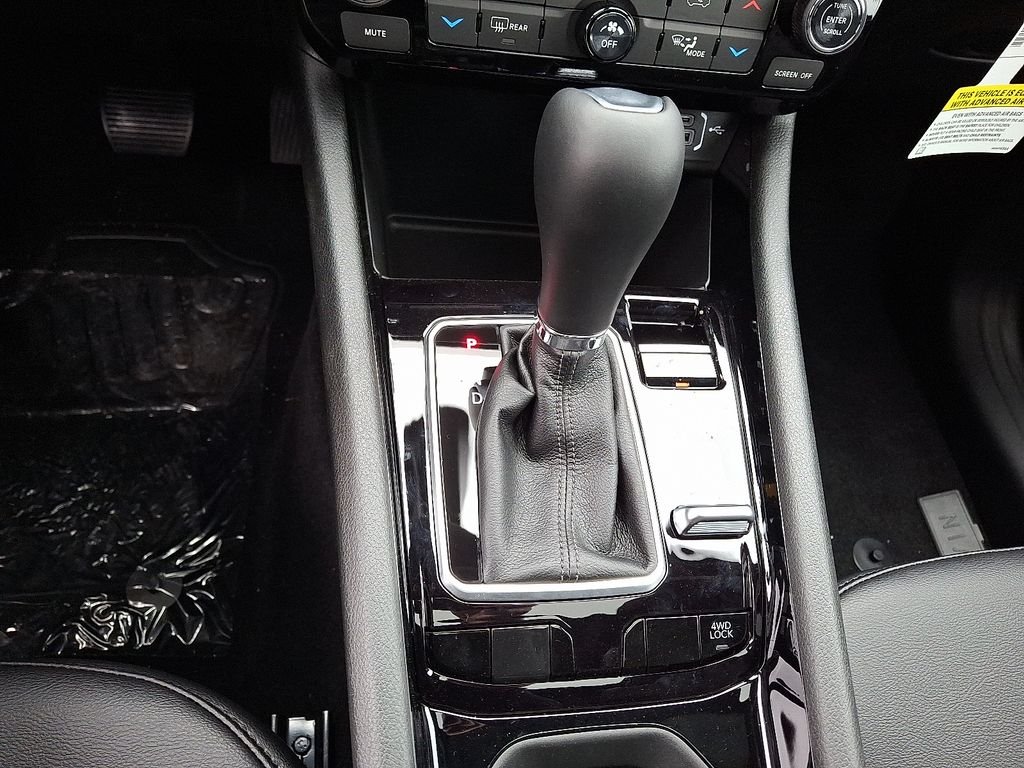 New 2026 Black Jeep Latitude image 10