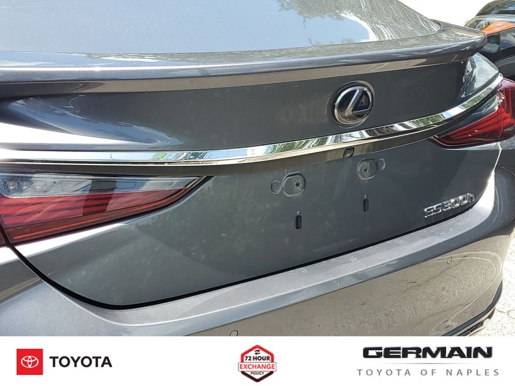 Used 2020 Gray Lexus 300h image 18