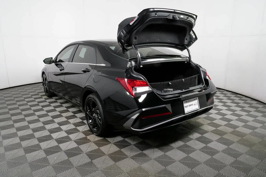 New 2026 Abyss Black Hyundai SEL Sport Premium image 9